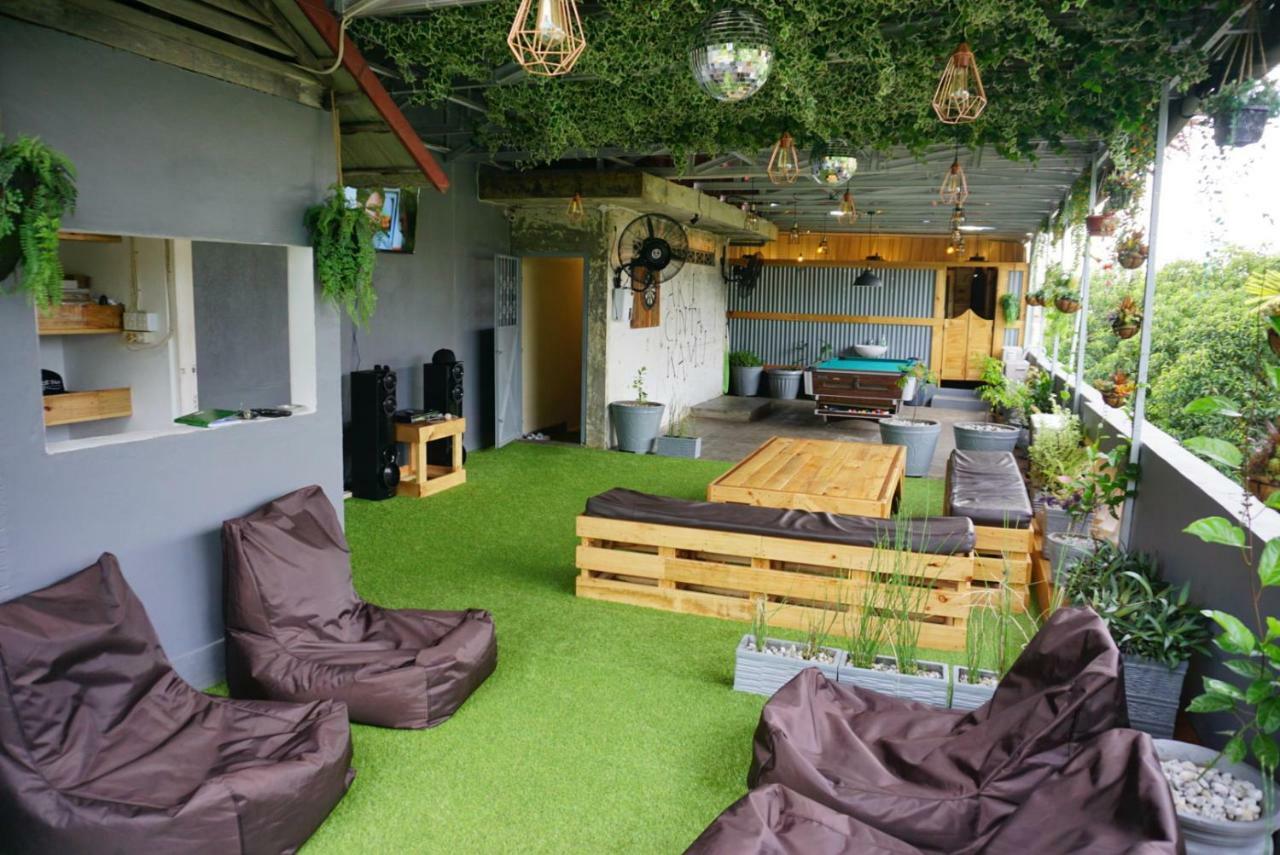 Kokos Hostel Padang City Exterior photo