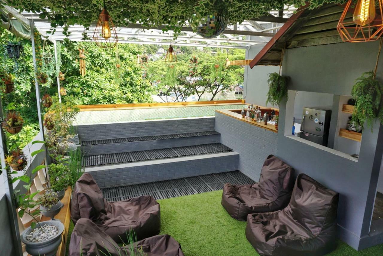 Kokos Hostel Padang City Exterior photo